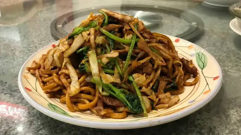 393. Stir Fried Noodles with Vegetables Shanghai Style 上海粗炒麵
